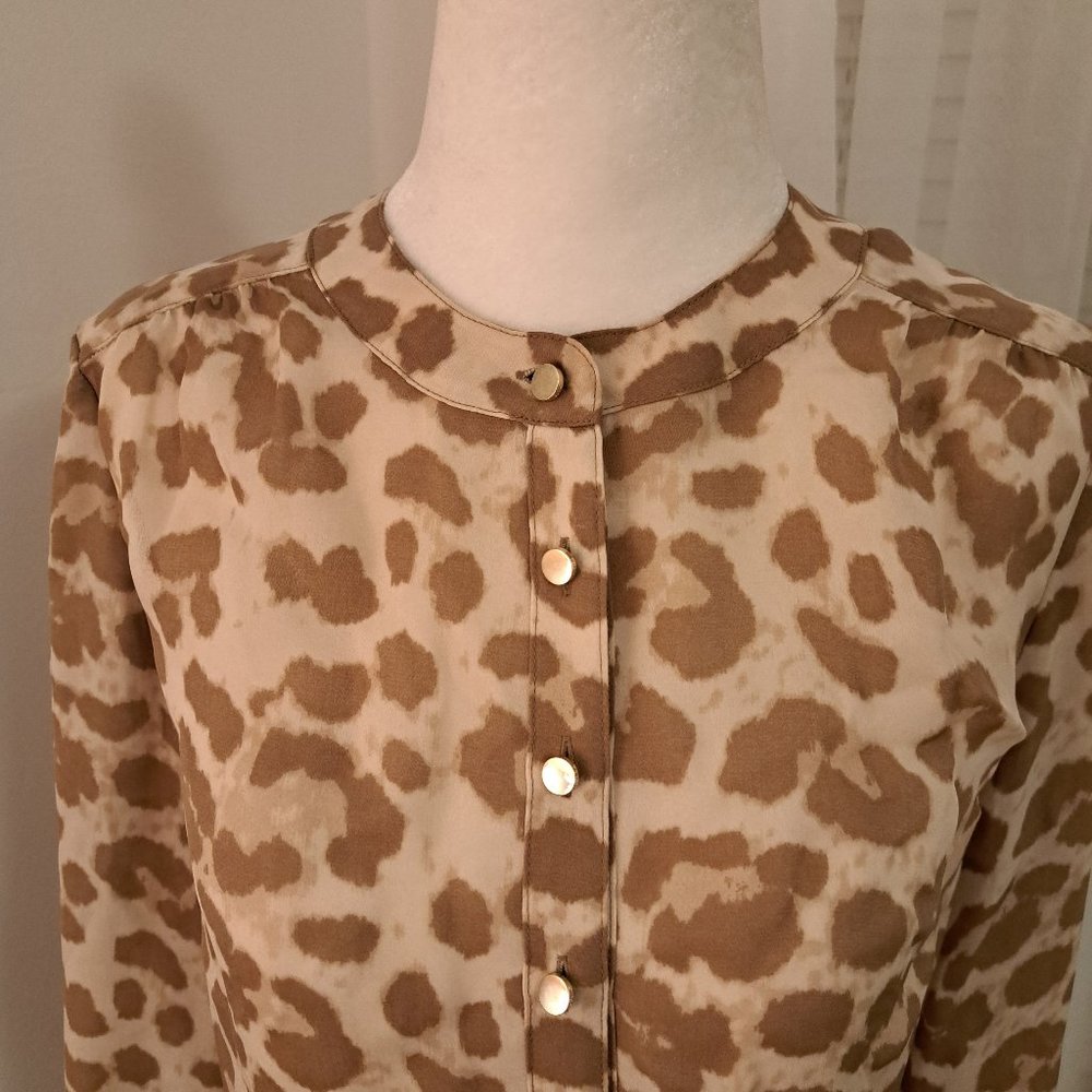 Banana Republic Animal Print Long Sleeve Collarless Blouse EUC - Size OP - Picture 3 of 7